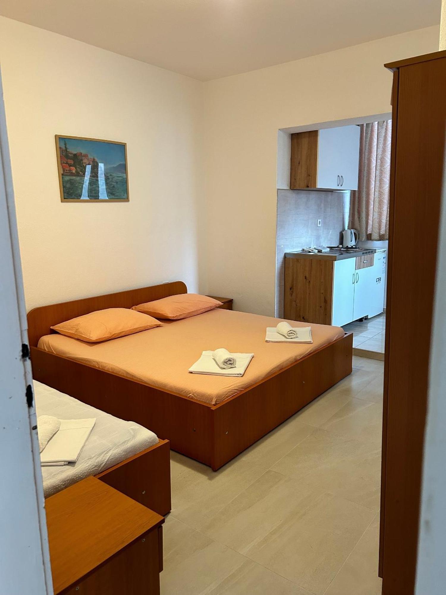 Apartments By The Sea Podaca, Makarska - 4734 מראה חיצוני תמונה
