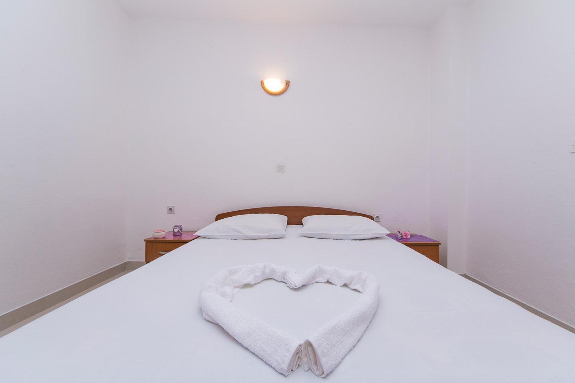 Apartments By The Sea Podaca, Makarska - 4734 מראה חיצוני תמונה